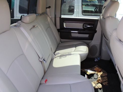 Used 2018 RAM 1500 Laramie w/ Convenience Group AWD/4WD image 5