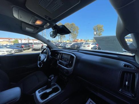 Used 2022 Chevrolet Colorado LT w/ Fleet Safety Package RWD image 9