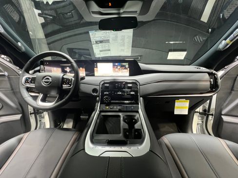 New 2026 Nissan Armada SL w/ Captain's Chari Seat Package image 20