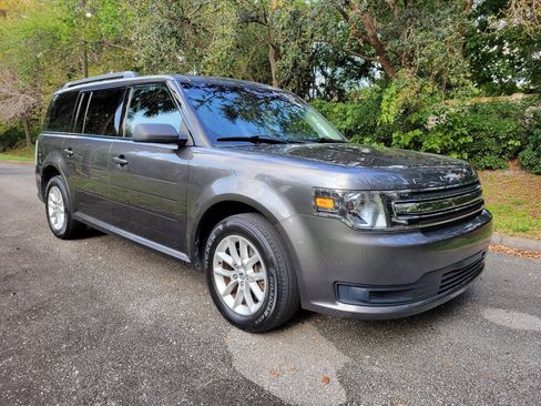 Used 2019 Ford Flex SE FWD image 1