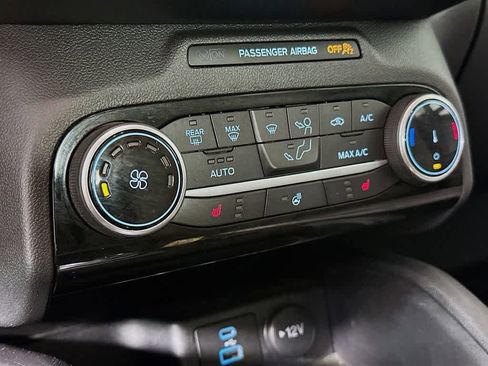 Certified 2022 Ford Escape SE w/ Cold Weather Package image 17