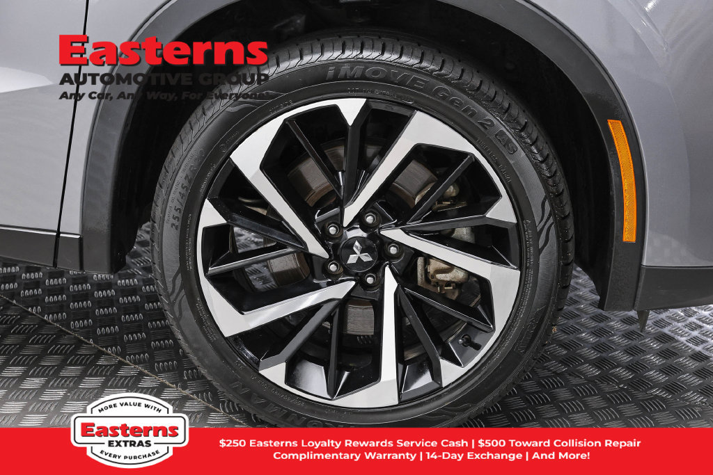 Used 2024 Mitsubishi Outlander SE AWD/4WD image 32