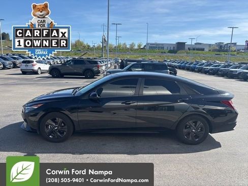 Used 2022 Hyundai Elantra SEL w/ Convenience Package image 2