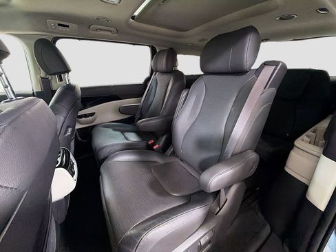 Used 2024 Kia Carnival SX Prestige FWD image 27