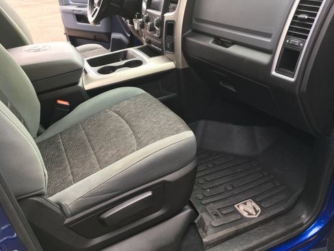 Used 2019 RAM 1500 Classic SLT w/ SLT Plus D←cor Group AWD/4WD image 32