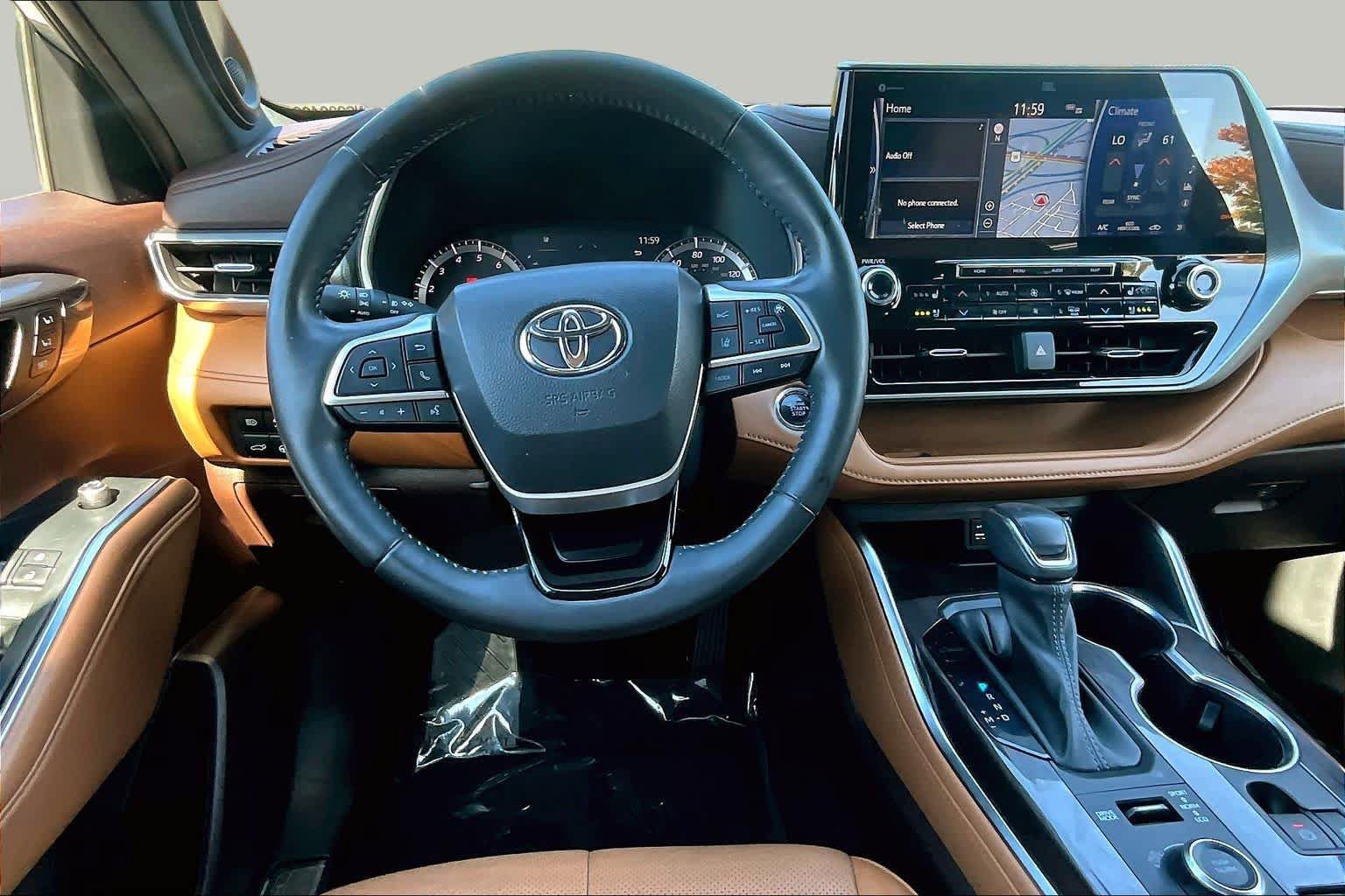 Used 2022 Toyota Highlander Platinum AWD/4WD image 6