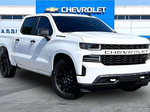 Used 2022 Chevrolet Silverado 1500 Custom w/ LPO, Blackout Package RWD image 1