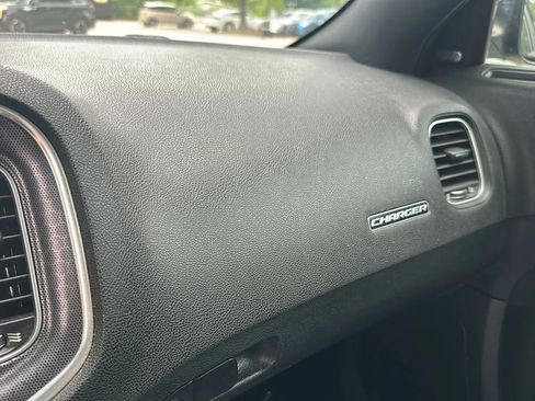 Used 2016 Dodge Charger SXT RWD image 35
