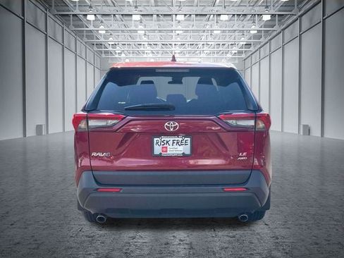 Used 2025 Toyota RAV4 LE AWD/4WD image 9