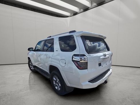Used 2023 Toyota 4Runner SR5 AWD/4WD image 4