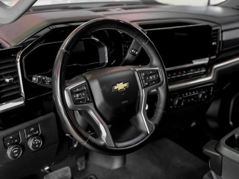 Used 2025 Chevrolet Silverado 2500 LT w/ Convenience Package AWD/4WD image 18