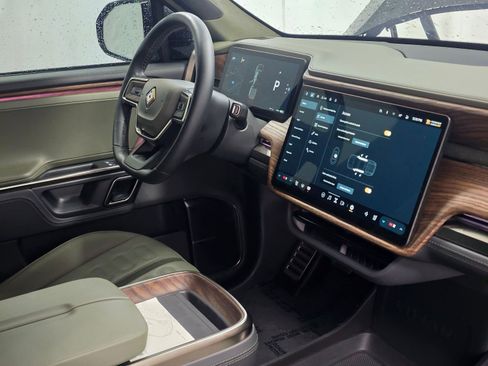 Used 2022 Rivian R1T Adventure image 27