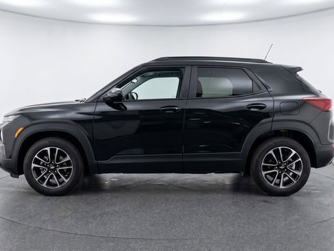 Used 2025 Chevrolet TrailBlazer LT AWD/4WD image 5