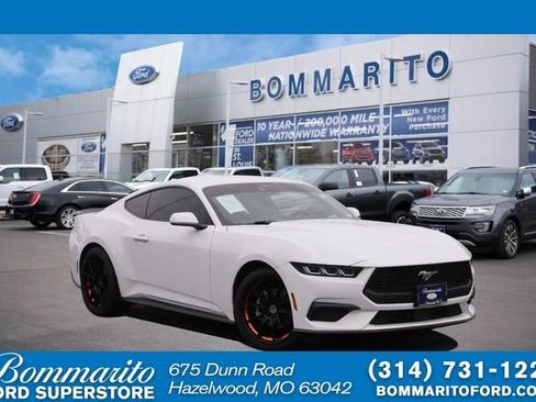 Used 2025 Ford Mustang Coupe RWD image 1