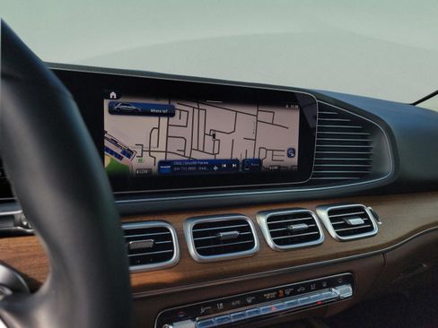 Used 2025 Mercedes-Benz GLE 450e 4MATIC image 34