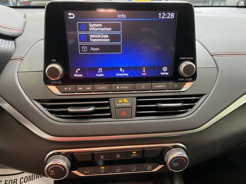 Used 2022 Nissan Altima 2.5 SR AWD/4WD image 38