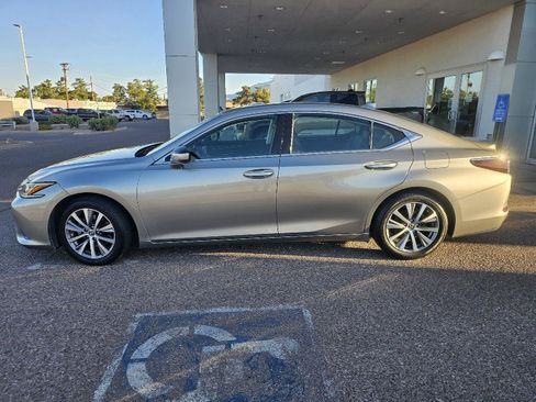 Used 2020 Lexus ES 350 w/ Accessory Package 2 FWD image 2