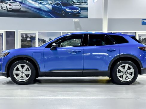 Used 2024 Honda Prologue EX image 2