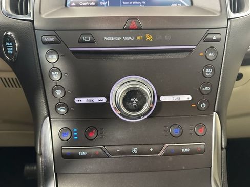 Used 2019 Ford Edge Titanium w/ Equipment Group 301A FWD image 23