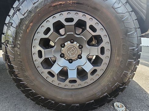 Used 2020 Ford F150 Lariat w/ Trailer Tow Package image 9