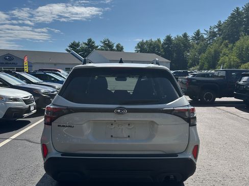 Used 2025 Subaru Forester Premium AWD/4WD image 6