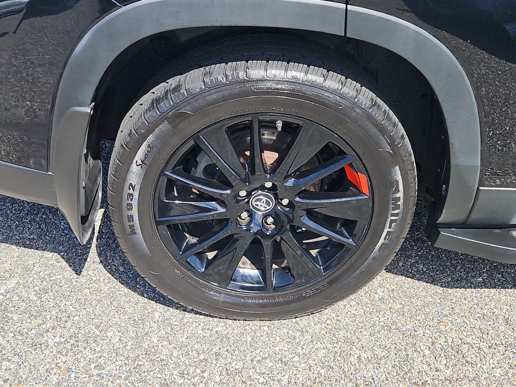 Used 2019 Toyota Highlander SE AWD/4WD image 9