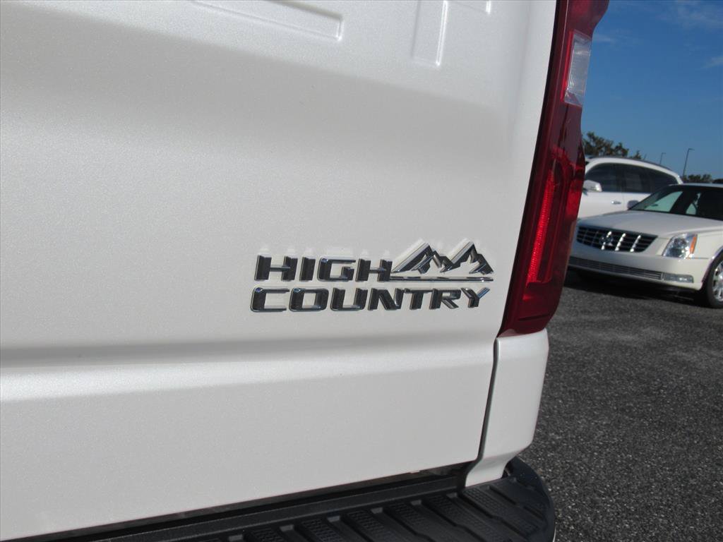 Used 2021 Chevrolet Silverado 1500 High Country w/ Technology Package AWD/4WD image 9