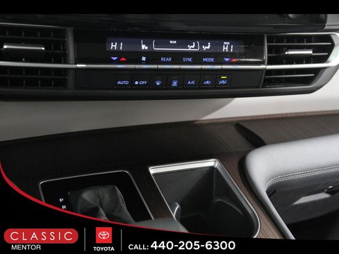 Certified 2024 Toyota Sienna LE image 14
