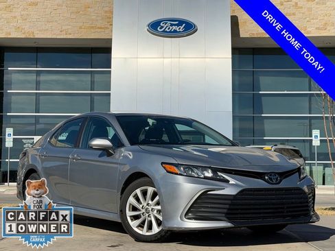 Used 2024 Toyota Camry LE image 1