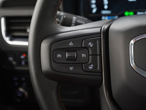 Used 2024 GMC Yukon XL AT4 w/ AT4 Premium Package AWD/4WD image 26