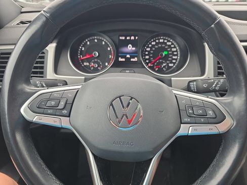 Used 2020 Volkswagen Atlas Cross Sport SE w/ Panoramic Sunroof Package AWD/4WD image 15