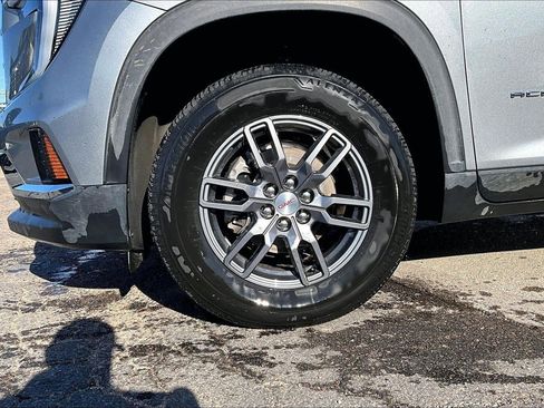 Used 2025 GMC Acadia Elevation AWD/4WD image 2