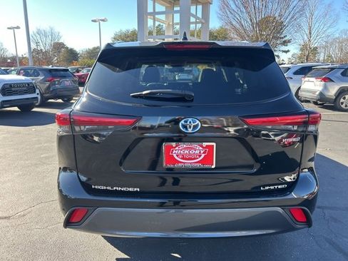 Used 2023 Toyota Highlander Limited image 6