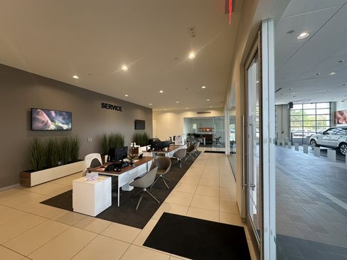 Used 2024 Chevrolet Silverado 1500 High Country w/ High Country Premium Package image 39