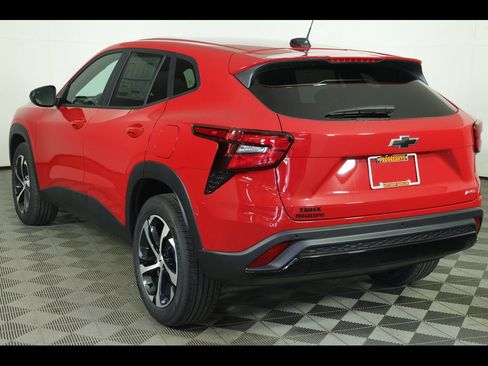 New 2026 Chevrolet Trax RS w/ Sunroof Package FWD image 14
