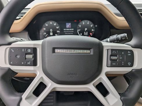 New 2025 Land Rover Defender 130 X-Dynamic SE image 8