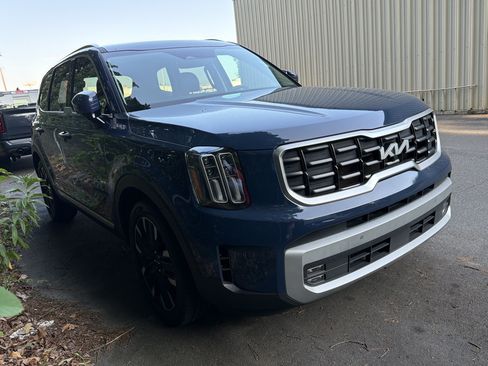 Used 2024 Kia Telluride SX FWD image 3