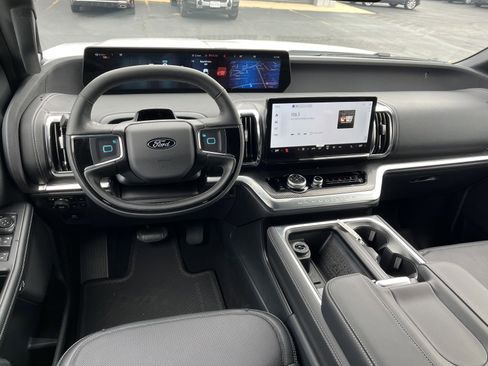 New 2025 Ford Expedition Max Platinum w/ Stealth Performance Package image 16