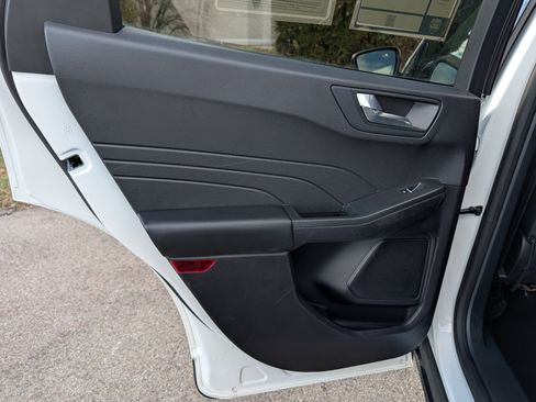 Used 2022 Ford Escape SEL w/ SEL Stealth AWD Package image 33