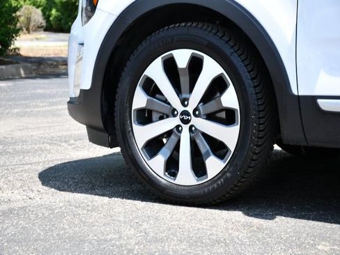 Used 2022 Kia Telluride S AWD/4WD image 12