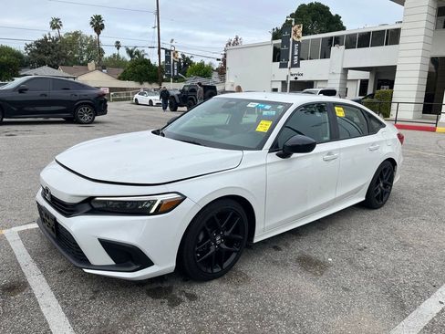 Used 2024 Honda Civic Sport image 3