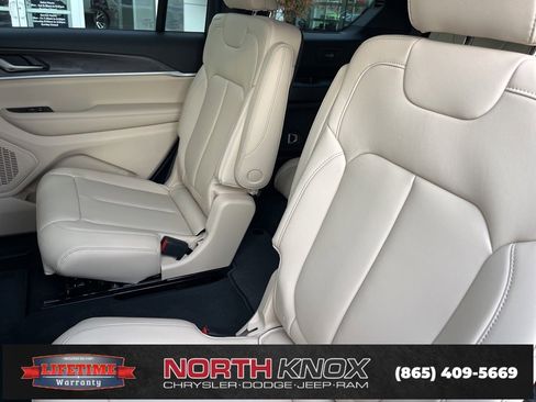 New 2025 Jeep Grand Cherokee L Limited image 16