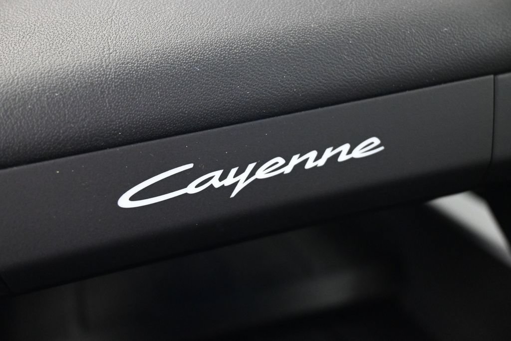 Used 2026 Porsche Cayenne Electric AWD/4WD image 18