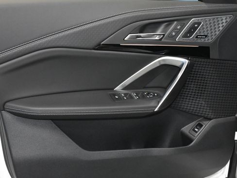 New 2025 BMW X2 xDrive28i w/ Technology Package image 3