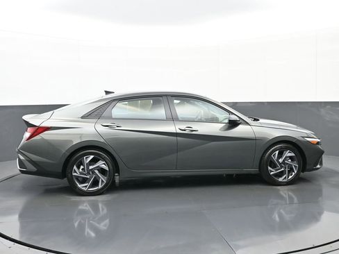 Certified 2025 Hyundai Elantra Sport image 3