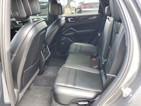 Used 2019 Porsche Cayenne image 10
