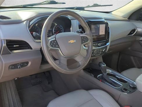 Used 2020 Chevrolet Traverse Premier FWD image 8