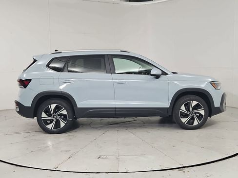 New 2026 Volkswagen Taos SE AWD/4WD image 7