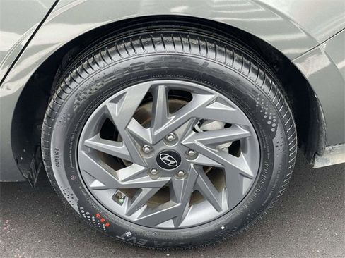 Certified 2024 Hyundai Elantra SEL image 9
