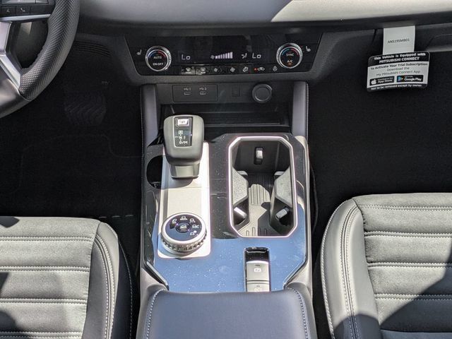 New 2026 Mitsubishi Outlander LE FWD image 19
